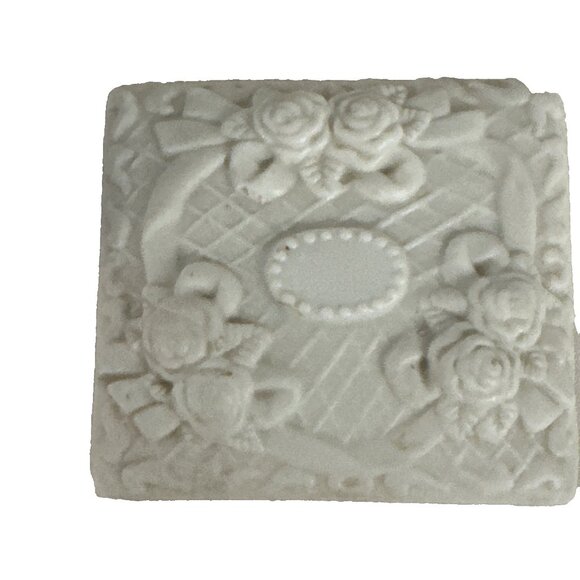 Coquette Bisque Trinket Jewelry Box Porcelain Lidded Roses Floral Vintage Velvet - Picture 8 of 8